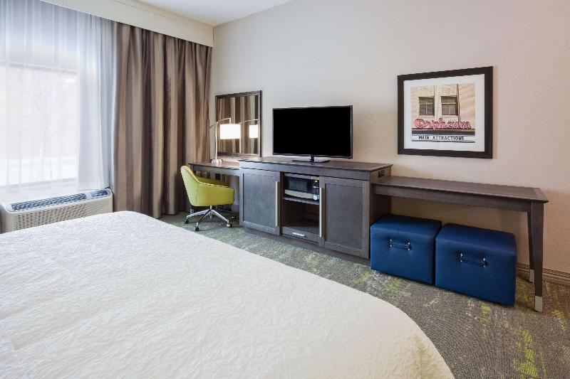 Hampton Inn & Suites Sioux City South image