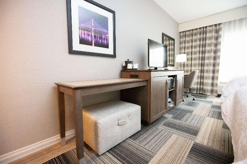 Hampton Inn Toledo/Oregon image