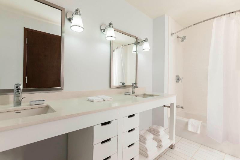Four Points by Sheraton Seattle Airport South image