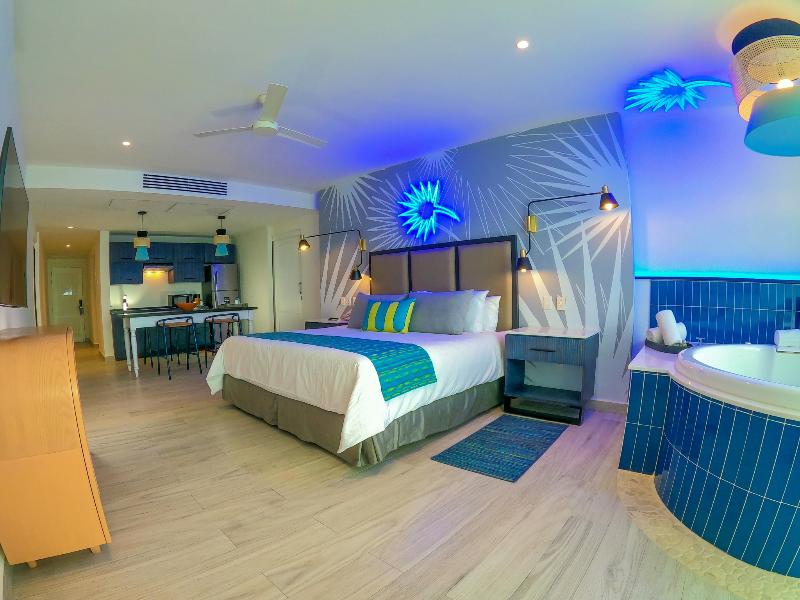 Almar LGBT Luxury Resort image