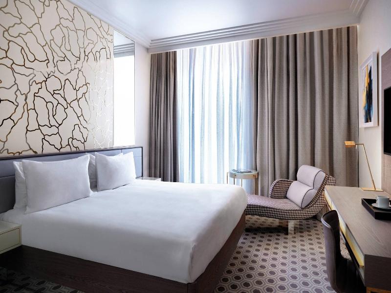 Baku Marriott Hotel Boulevard image