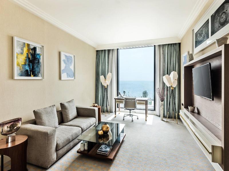 Baku Marriott Hotel Boulevard image