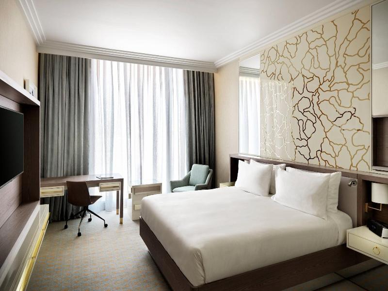 Baku Marriott Hotel Boulevard image