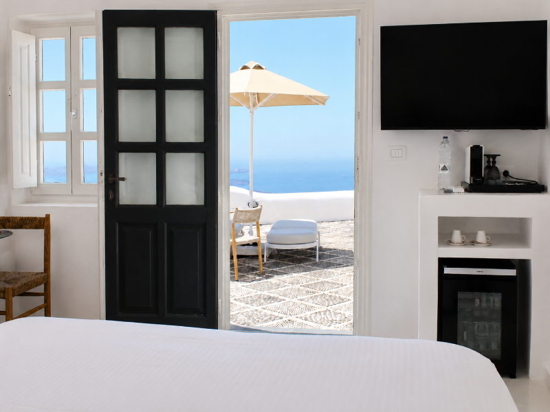 TWIN WITH DOUBLE BED