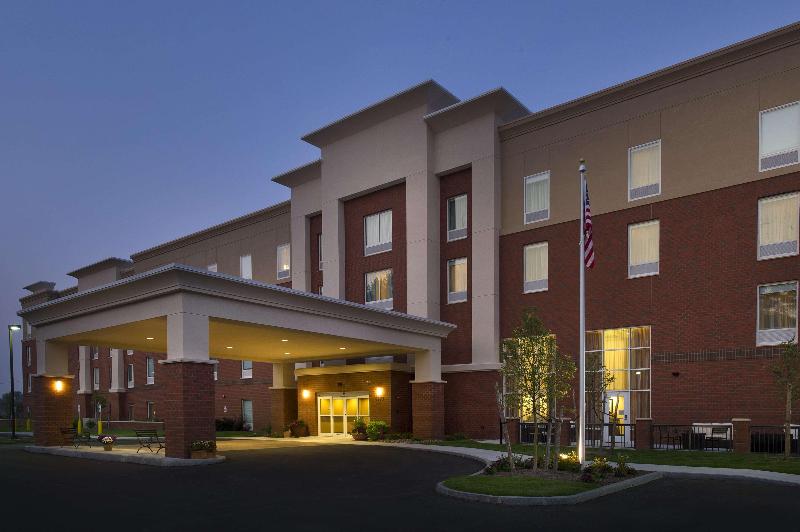 Hampton Inn and Suites Syracuse/Carrier Circle