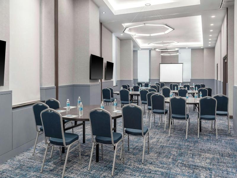 Four Points by Sheraton New York Downtown image