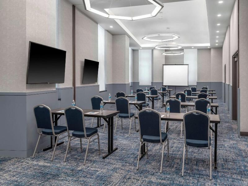 Four Points by Sheraton New York Downtown image