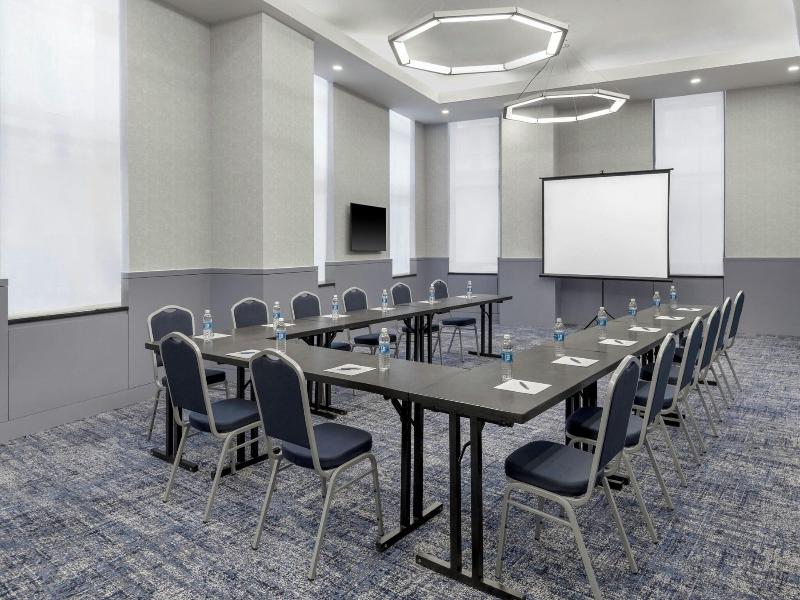 Four Points by Sheraton New York Downtown image