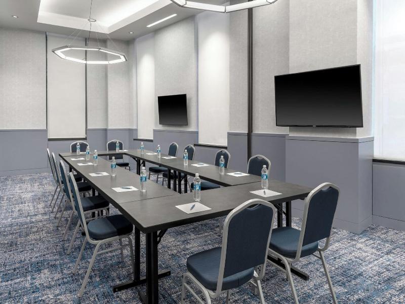 Four Points by Sheraton New York Downtown image