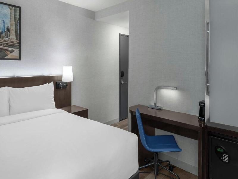 Four Points by Sheraton New York Downtown image