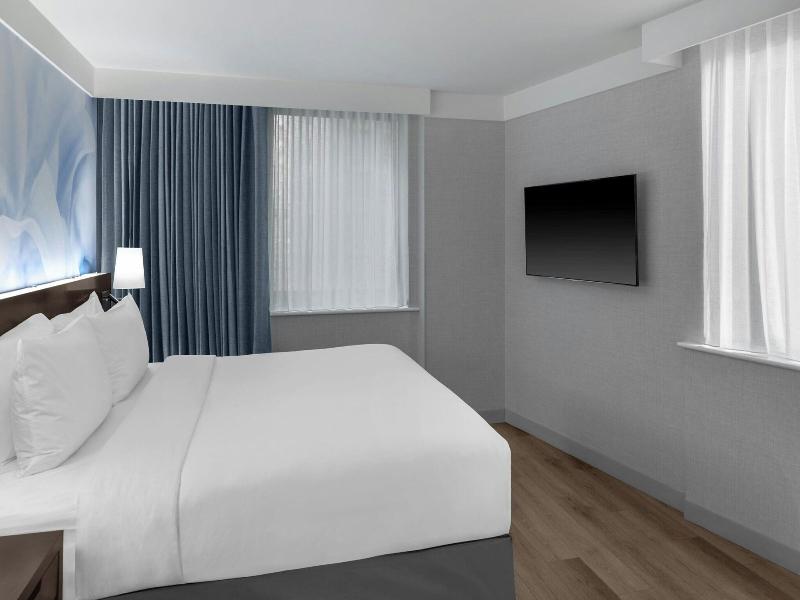 Four Points by Sheraton New York Downtown image