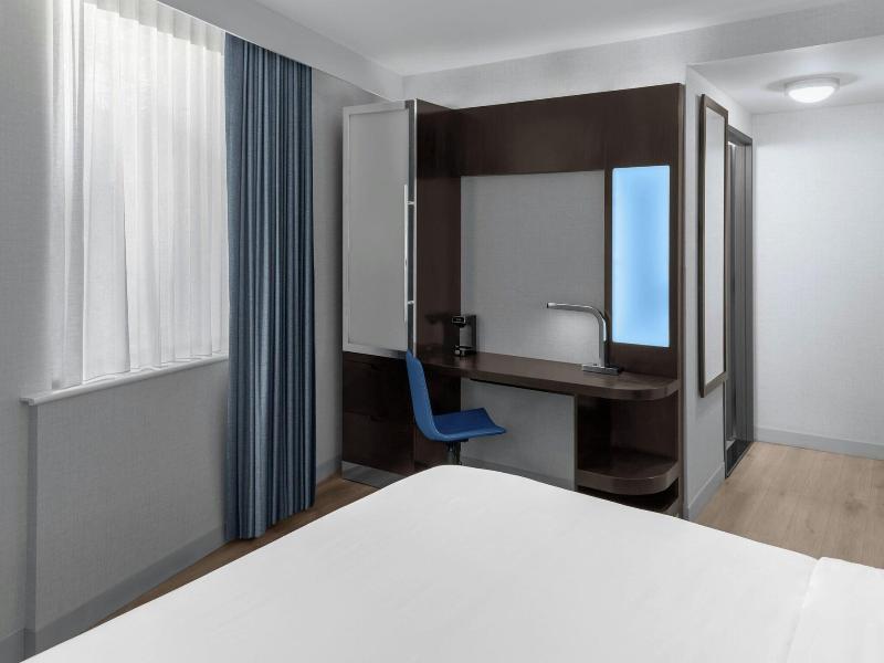 Four Points by Sheraton New York Downtown image