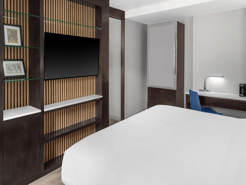 Four Points by Sheraton New York Downtown image