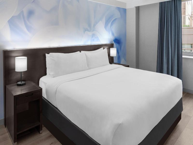 Four Points by Sheraton New York Downtown image