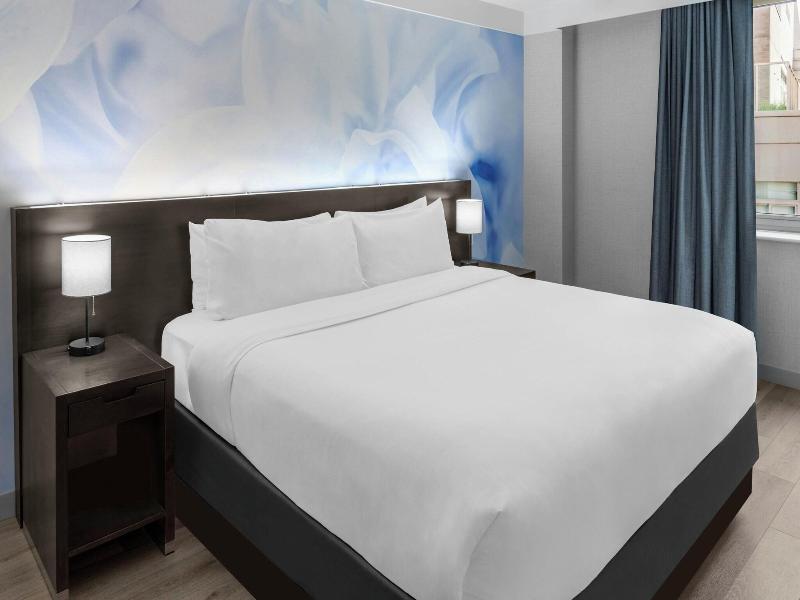 Four Points by Sheraton New York Downtown image