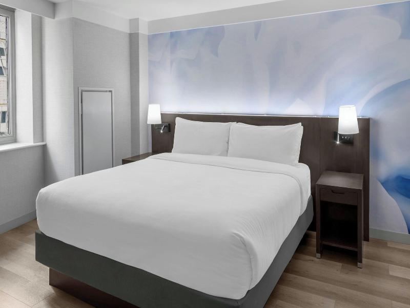 Four Points by Sheraton New York Downtown image