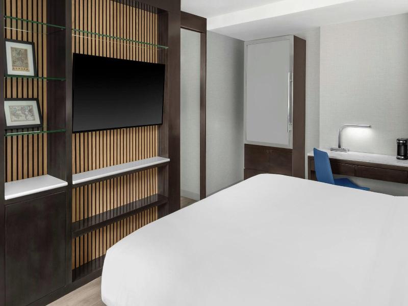 Four Points by Sheraton New York Downtown image