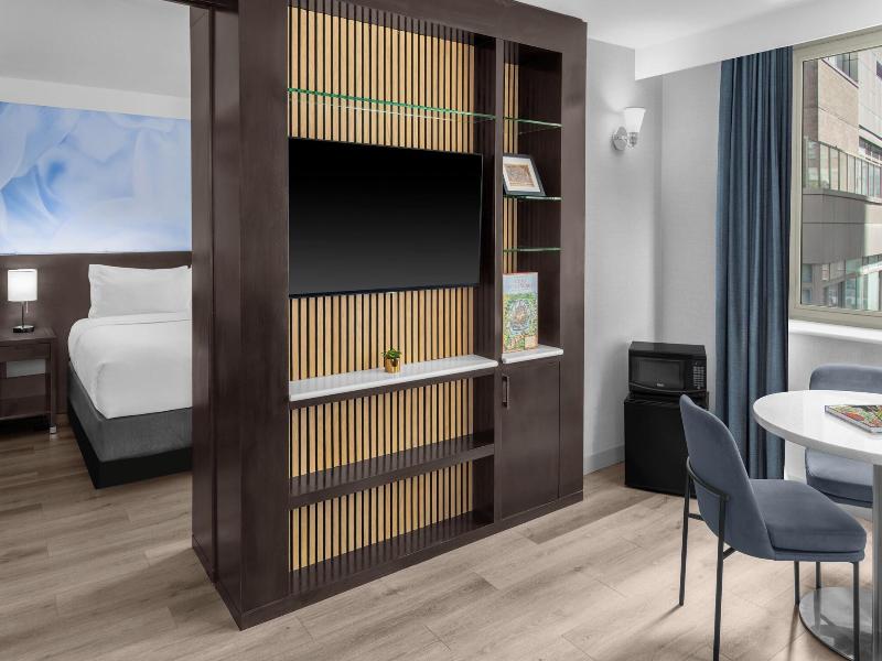 Four Points by Sheraton New York Downtown image