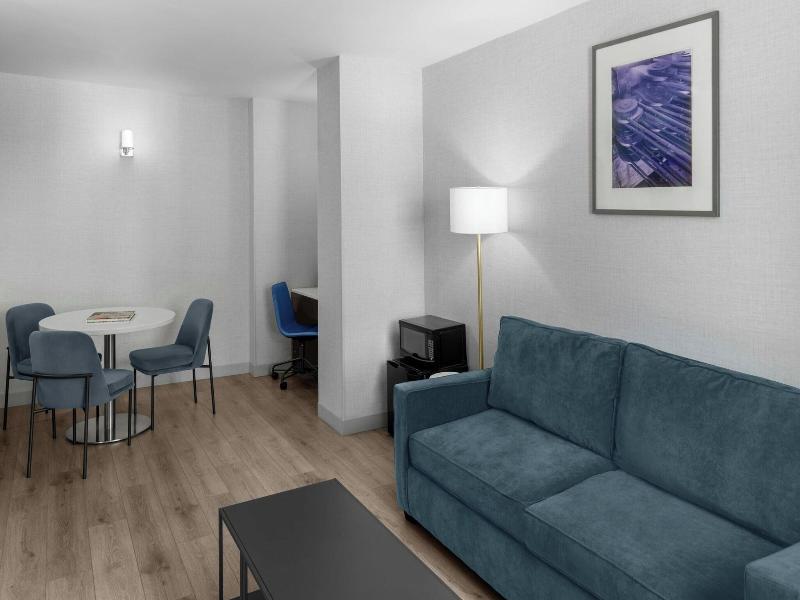 Four Points by Sheraton New York Downtown image