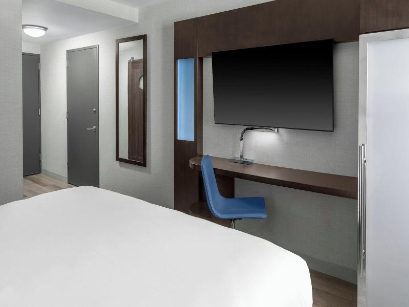 Four Points by Sheraton New York Downtown image