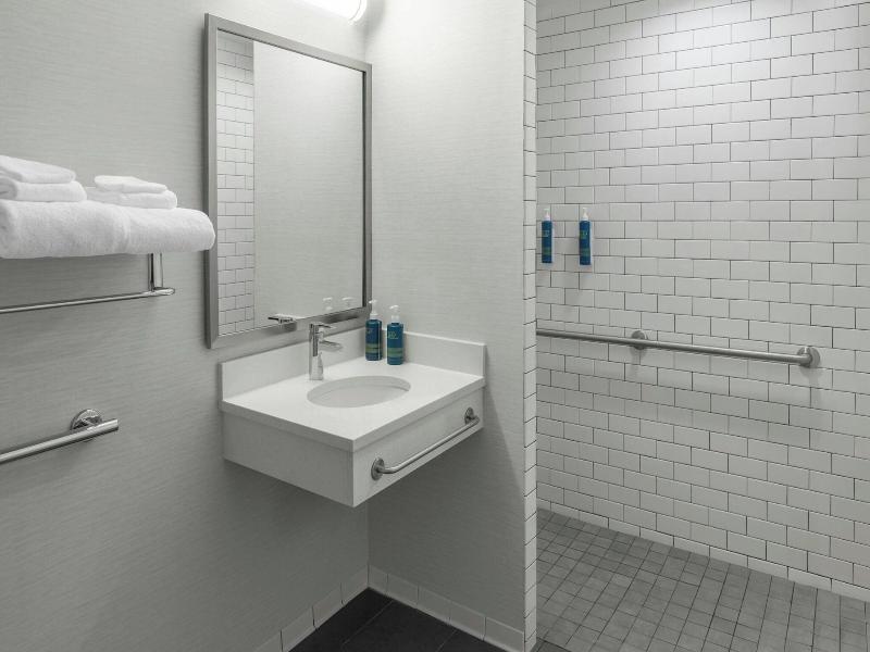 Four Points by Sheraton New York Downtown image