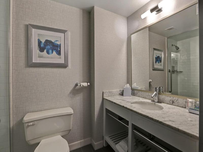 Four Points By Sheraton Toronto Mississauga image