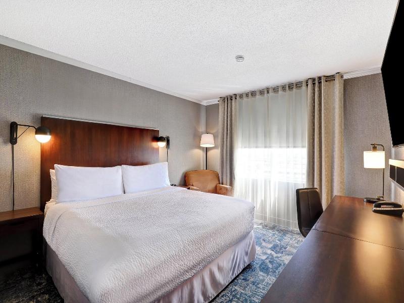 Four Points By Sheraton Toronto Mississauga image