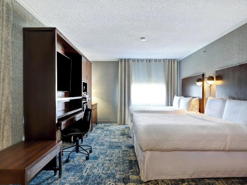Four Points By Sheraton Toronto Mississauga image