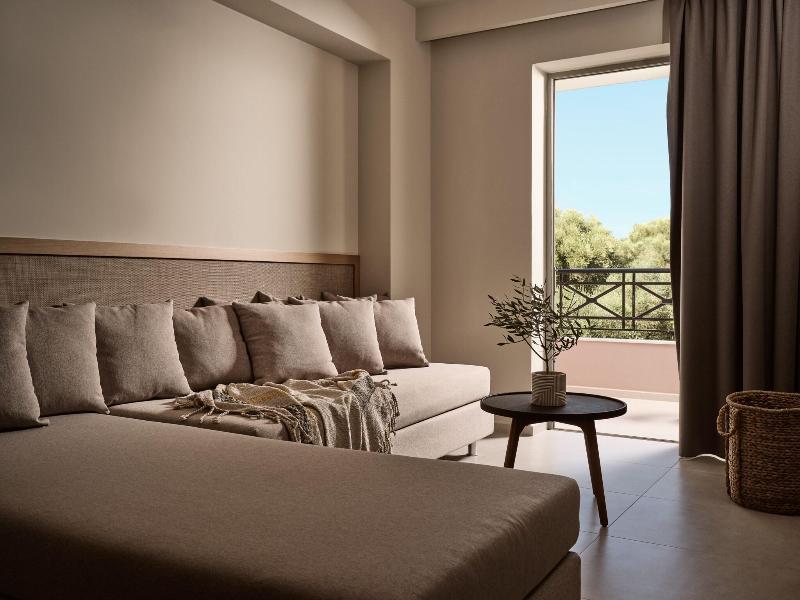 Alamis Apartments