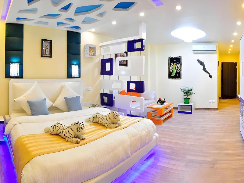 Royal Penguin Boutique Hotel & Spa image