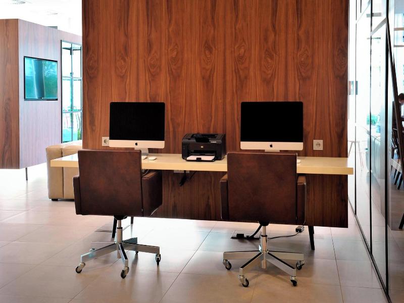 Courtyard By Marriott Amsterdam Arena image