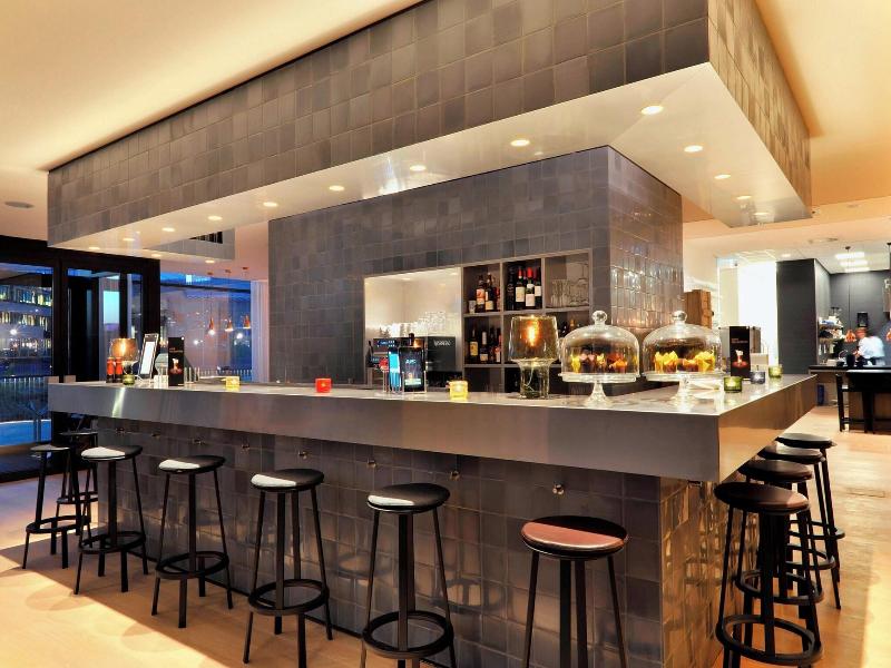 Courtyard By Marriott Amsterdam Arena image