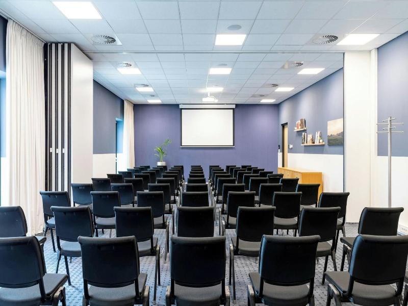 Courtyard By Marriott Amsterdam Arena image