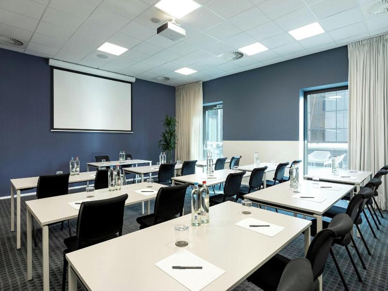 Courtyard By Marriott Amsterdam Arena image