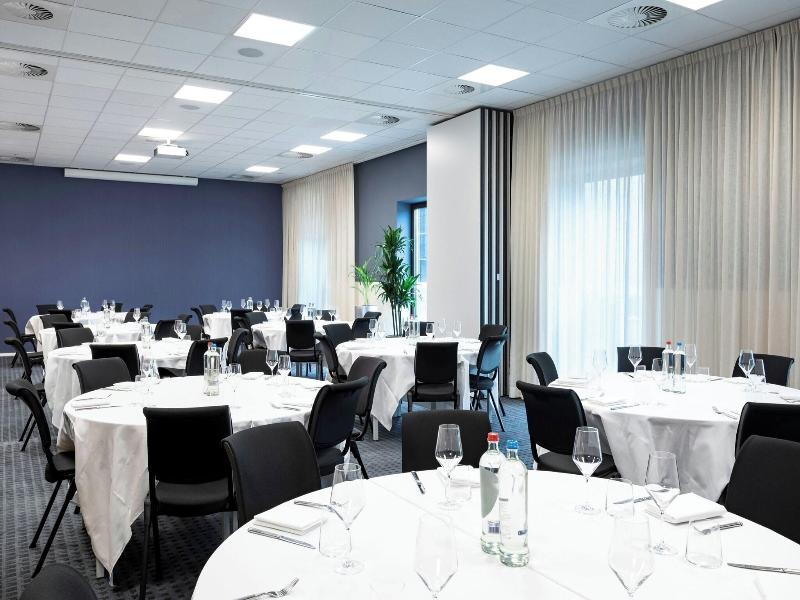 Courtyard By Marriott Amsterdam Arena image