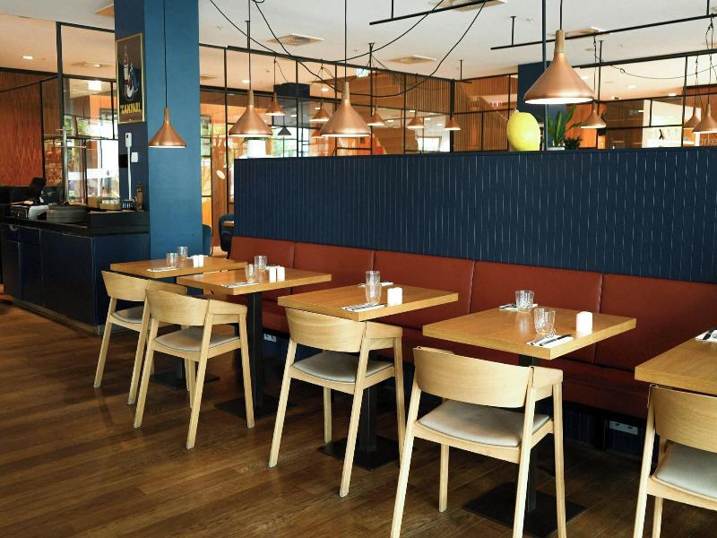 Courtyard By Marriott Amsterdam Arena image