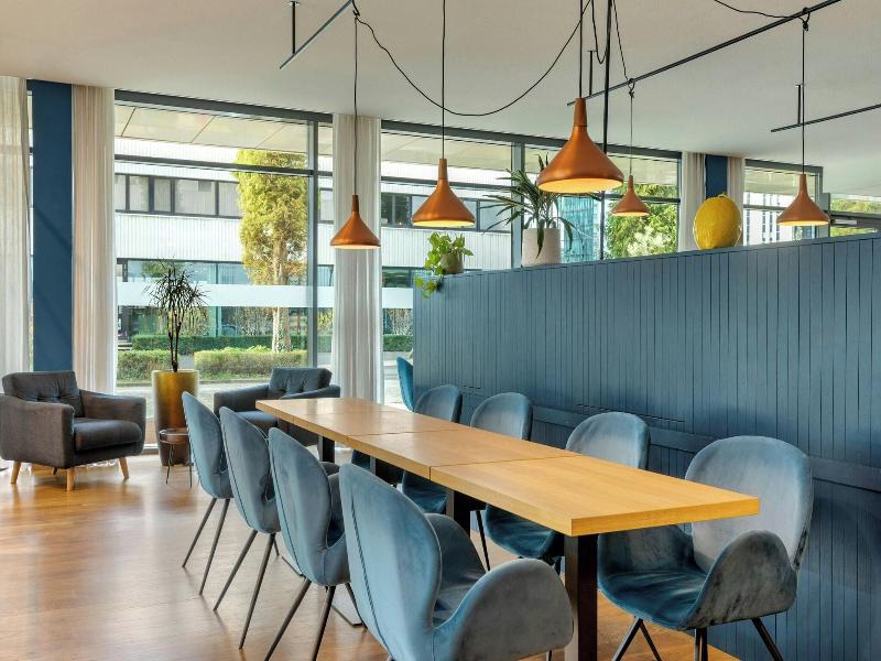 Courtyard By Marriott Amsterdam Arena image