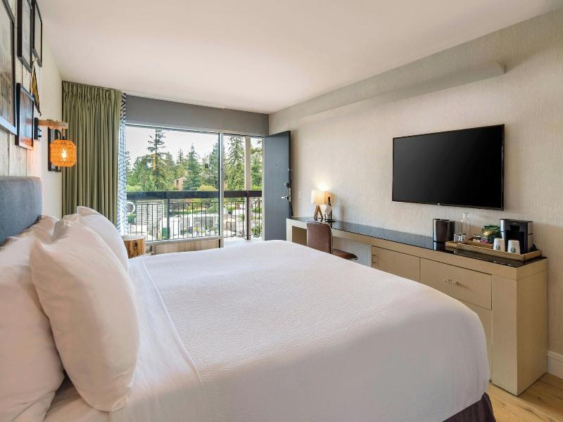 Hotel Paradox, Autograph Collection image