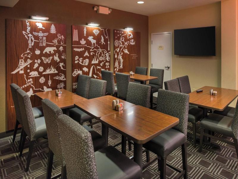 TownePlace Suites Thousand Oaks Ventura County image