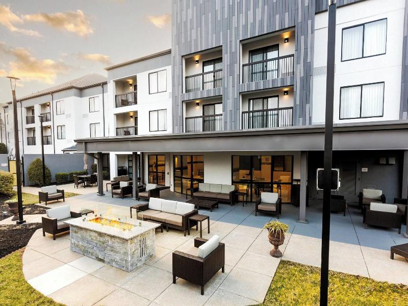 Courtyard Bowling Green Convention Center image