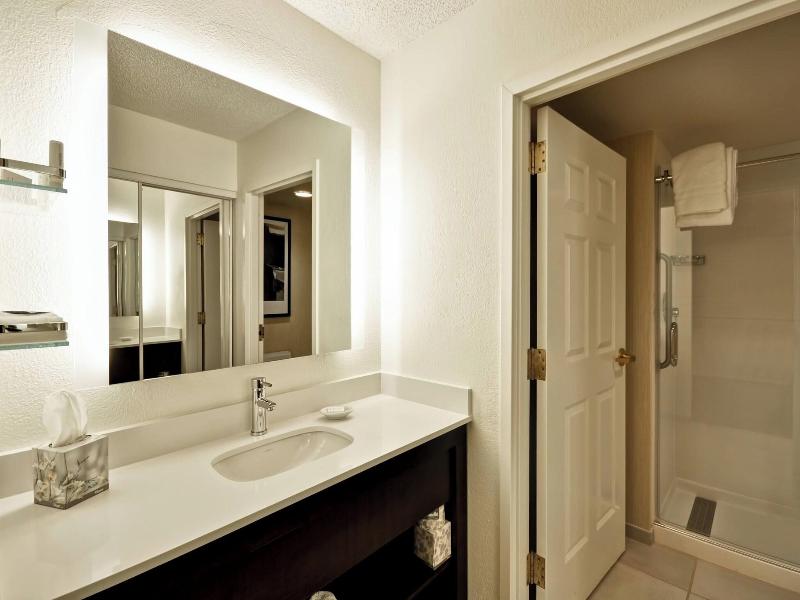 SUITE QUEEN SIZE BED — photo 4