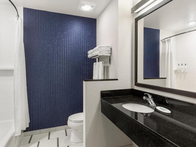 Fairfield Inn & Suites St. Paul Northeast image