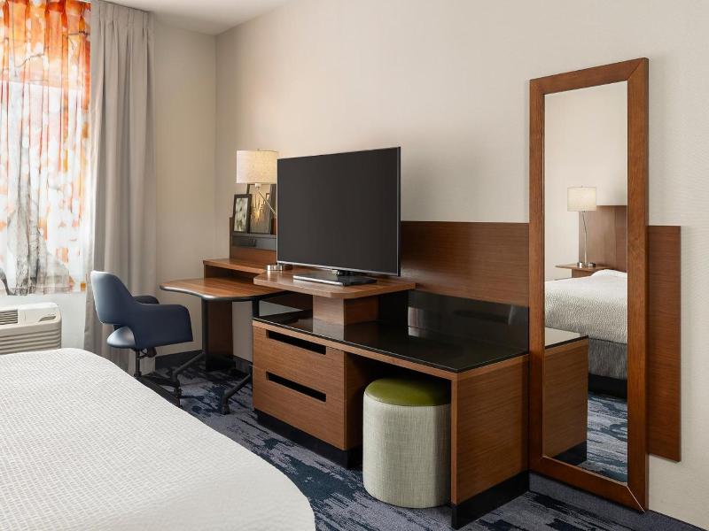 Fairfield Inn & Suites St. Paul Northeast image