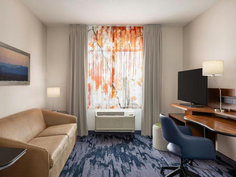 Fairfield Inn & Suites St. Paul Northeast image