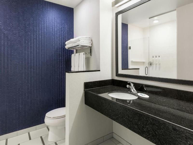 Fairfield Inn & Suites St. Paul Northeast image