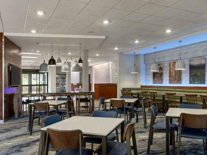 Fairfield Inn & Suites St. Paul Northeast image