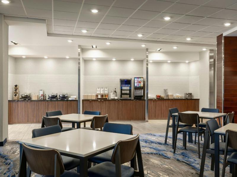 Fairfield Inn & Suites St. Paul Northeast image