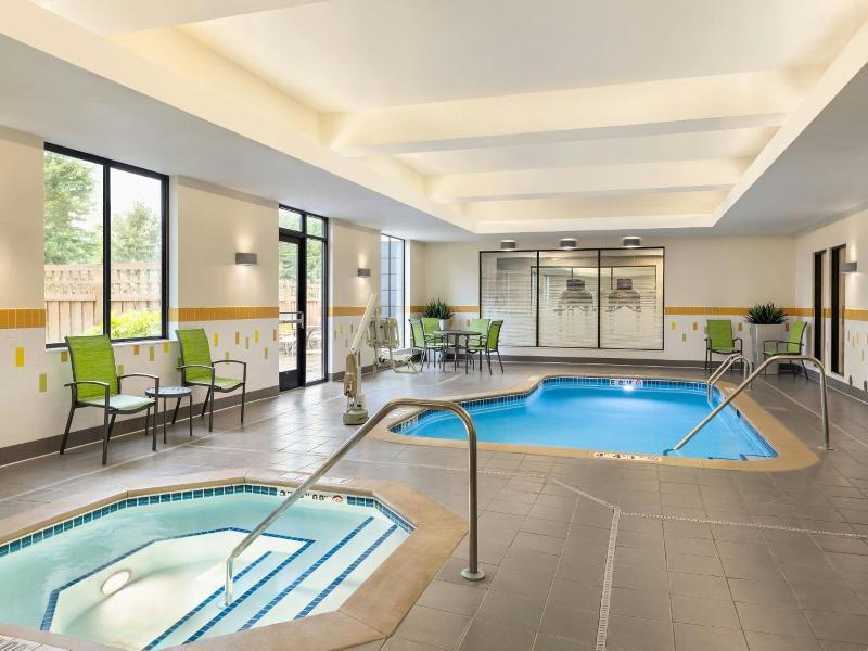Fairfield Inn & Suites St. Paul Northeast image