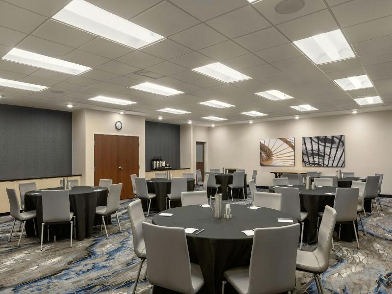 Fairfield Inn & Suites St. Paul Northeast image