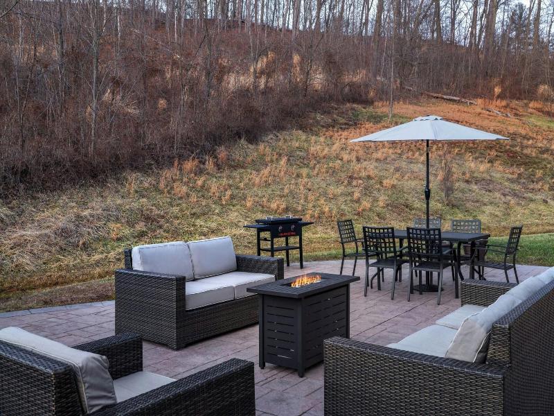 Fairfield Inn & Suites Marietta image